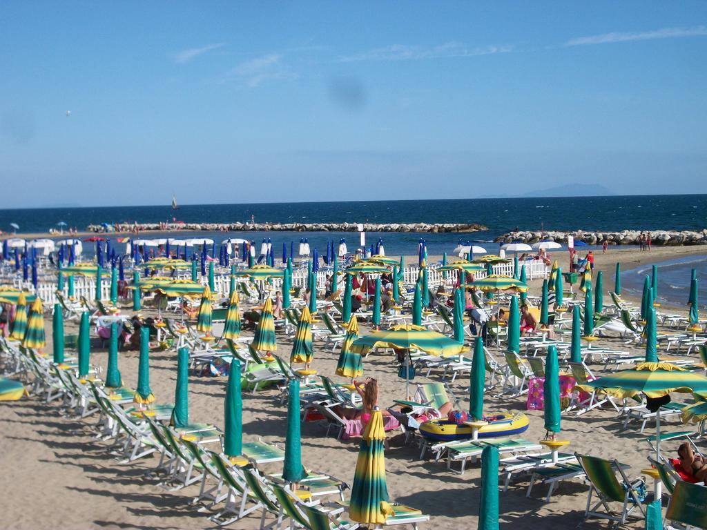 Il Girasole Formia Guesthouse Rooms Buitenkant foto