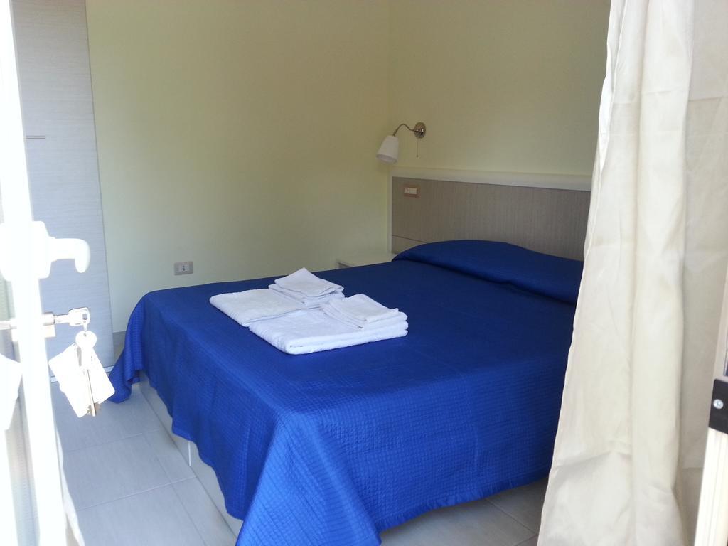 Il Girasole Formia Guesthouse Rooms Buitenkant foto
