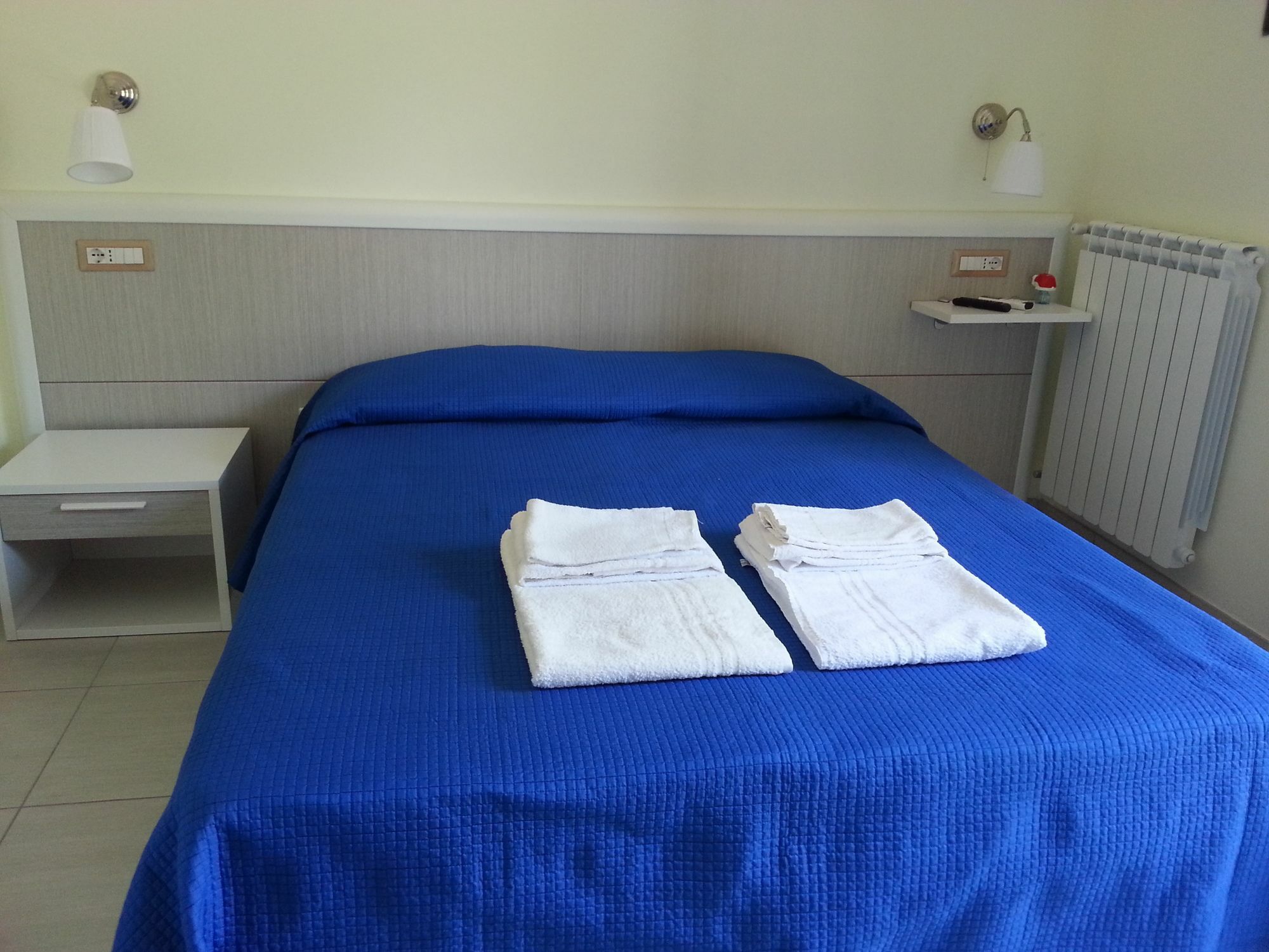 Il Girasole Formia Guesthouse Rooms Buitenkant foto